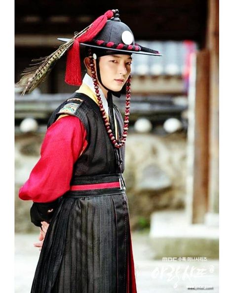 Korean Traditional Dress Hanbok, Ancient Korea, Korea Culture, Arang And The Magistrate, Hanbok Traditional, Shin Min Ah, Drama Fever, Korea Traditional, Joseon Dynasty