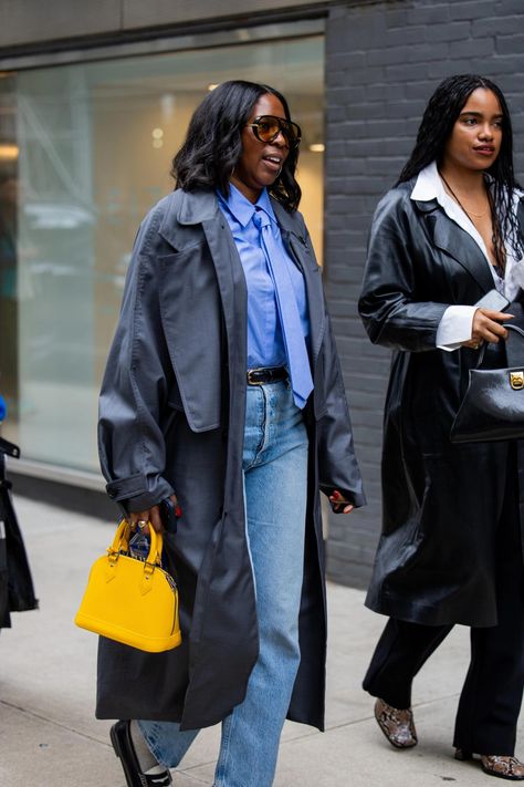 Western Blouses, Modern Blouse Designs, La Street Style, Blouses Designs, Collection Ideas, Classy Winter Outfits, New York Fashion Week Street Style, Nyfw Street Style, Fashion Forecasting