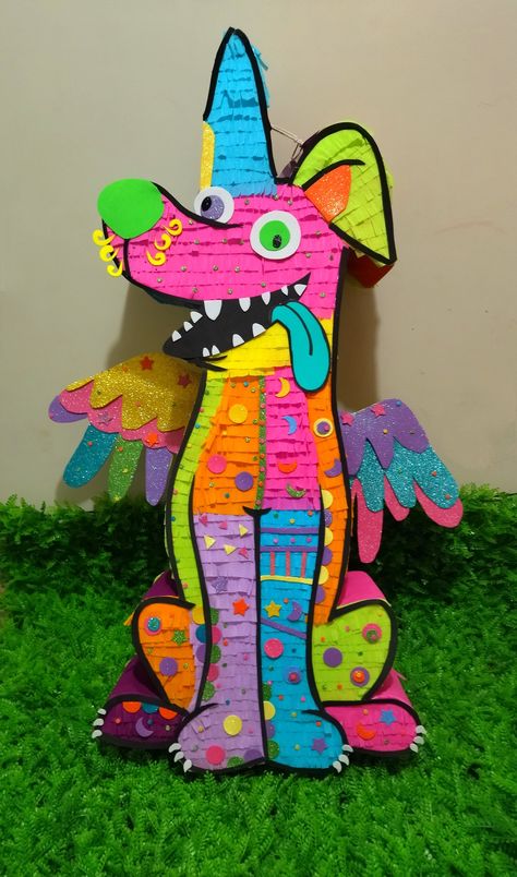 Diy Alebrijes, Pinatas Mexicanas, Diy Skull Decor, Piñata Halloween, Halloween Door Decorations Classroom, Dia De Los Muertos Party Ideas, Halloween Pinata, Dia De Los Muertos Decorations Ideas, Scary Halloween Decorations Outdoor