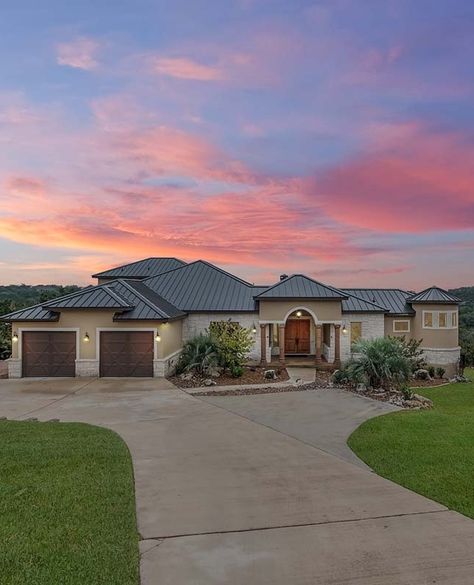 Spectacular two-story cul-de-sac Texas Hill Country home // Listed by: Alexis Weigand | KW Boerne // #luxuryhomemagazine #luxuryhomes #luxuryrealtor #luxuryrealestate #luxe #luxury #home #house #abode #style #architecture #design #inspiration #homeinspiration #lifestyle #decor #magazine #realestate #luxurylife #realtor #homedesign #helotes #texas Big House With Land, Texas House Aesthetic, Houses In Houston Texas, Houses In Texas, Texas Ranch Homes, Texas Houses, House In Texas, Homes In Texas, House With Land