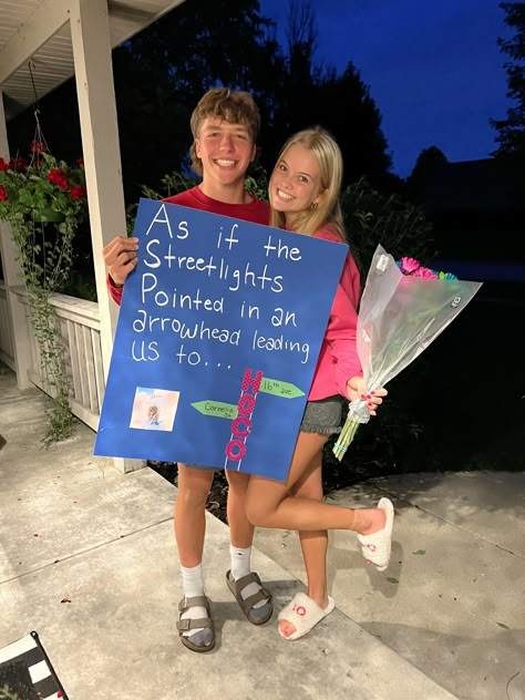 Pitch Perfect Promposal, Parker Mccollum Promposal, Gracie Abrams Hoco Proposal, Taylor Swift Promposal, Proposal Ideas Romantic, Hoco Proposal Ideas, Hoco Signs, Cute Hoco Proposals, Cute Promposals