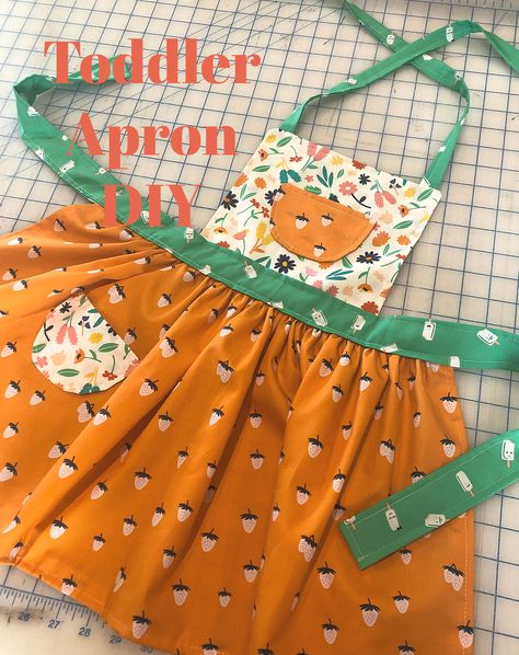 Girl Apron Pattern, Kids Apron Pattern Free, Childrens Apron Pattern, Child Apron Pattern, Apron Pattern Free, Apron Tutorial, Toddler Apron, Diy Apron, Apron Sewing Pattern