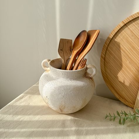 Utensil Holder Ideas, Boho Utensil Holder, Utensil Pottery Holder, Ceramic Utensil Holder Pottery, Utensil Holder Ceramic, White Ceramic Utensil Holder, Ceramic Utensil Holder, Kitchen Utensil Holder, Rustic Pottery