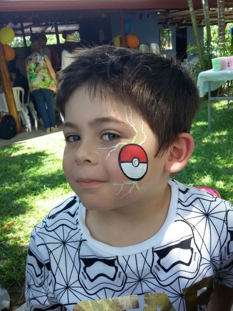 Among Us Face Paint, Kids Face Painting Easy, Face Paint Party, Easy Halloween Face Painting, Easy Face Painting Designs, Clown Face Paint, Pokemon Faces, Face Painting For Boys, Christmas Face Painting