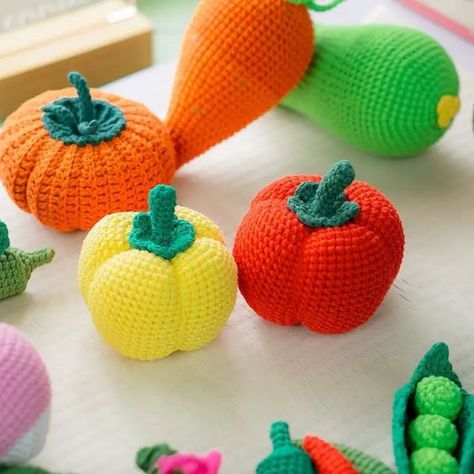 Crochet Vegetables Free Pattern Part 2 Crochet Bell Pepper Free Pattern, Pepper Crochet Pattern Free, Amigurumi Vegetables Free Pattern, Crochet Fruits Free Pattern, Free Crochet Fruit And Veg Patterns, Crochet Veggies Free Pattern, Crochet Grapes Pattern Free, Easy Crochet Food, Crochet Vegetables Free Pattern