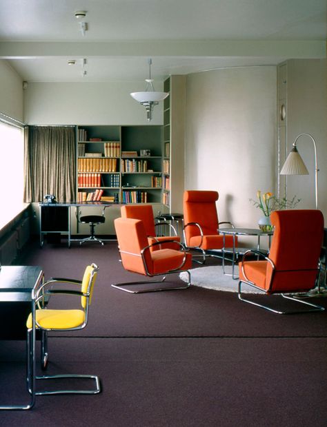 Colourful Interior Design for the Sonneveld House (Brinkman and Van der Vlugt, 1929-1933) – SOCKS Bauhaus Interior Style, Bauhaus Interior Design, Bauhaus Interior, Red Cabinets, Retro Interior Design, Modernist House, Colorful Interior Design, Sleek Furniture, Bauhaus Style