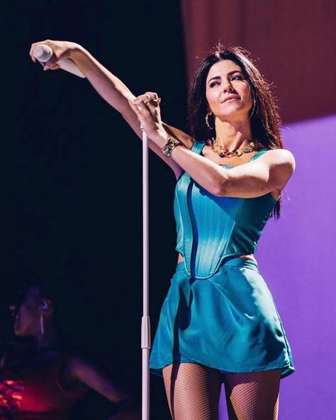 MARINA on Twitter: "love + fear tour, night 3. 🎽✨ Boston, you were outrageous.… " Marina And The Diamond, Love Fear, Gossip Girl Fashion Blair, Marina Diamandis, Best Music Artists, Fear Of Love, Divorce And Kids, Marina And The Diamonds, Concert Looks