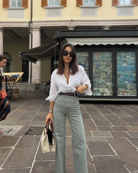 Ani Margarian (@ani.maar) • Instagram photos and videos Business Casual Office Outfits, Casual Office Outfits, European Style Outfits, Wide Leg Trousers Outfit, Italian Women Style, Corporate Wardrobe, Smart Casual Women Outfits, Scandi Fashion, Office Casual Outfit