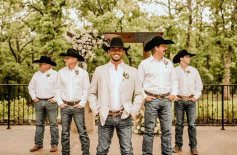 Western Groomsmen, Western Wedding Groomsmen, Cowboy Wedding Attire, Groom In Jeans, Country Groomsmen, Country Wedding Groomsmen, Country Wedding Attire, Rustic Groomsmen Attire, Fall Wedding Groomsmen