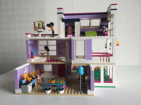 MOC - 41095 - Emma's House - Emma's Huis - LEGO Friends - Alternate MOC - #lego #legofriends #41095 #emma #moc Lego Friends House Ideas, Lego Friends Building Ideas, Lego Friends Ideas, Lego Friends House, Lego Blocks Printable, Lego Diy Crafts, Friends Lego, Lego House Ideas, Lego Friends Sets