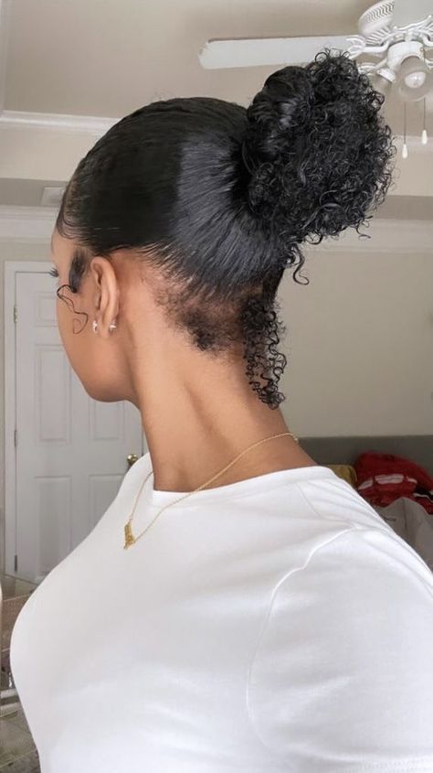 Cute Natural Hairstyles, Hairstyle Idea, Girls Natural Hairstyles, Dyed Natural Hair, Pelo Afro, Protective Hairstyles Braids, Curly Hair Styles Easy, Natural Curls Hairstyles, Bare Face