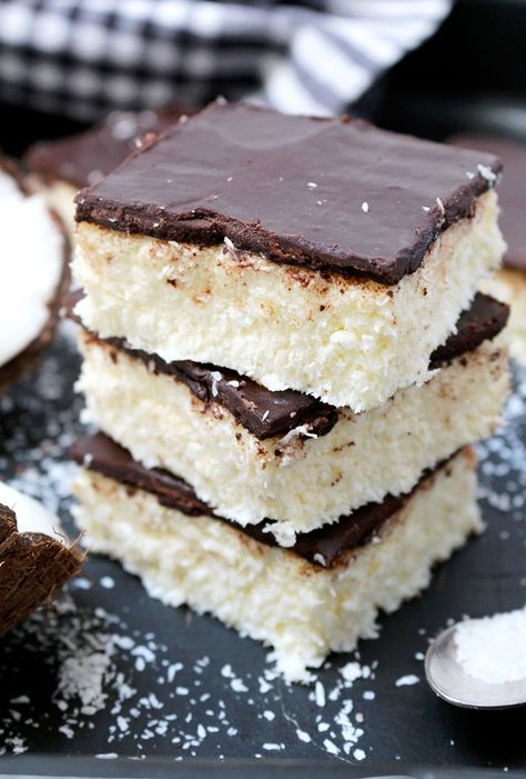 Easy No Bake Coconut Chocolate Bars Cocoa Powder Desserts, Coconut Milk Dessert, No Bake Chocolate Desserts, Coconut Oil Chocolate, Coconut Chocolate Bars, Easy Chocolate Desserts, Coconut Desserts, Coconut Bars, Coconut Chocolate