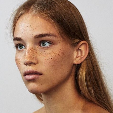 Tattooed Freckles, Women With Freckles, Make Up Inspo, Lifestyle Art, Model Face, Look In The Mirror, Girl Face, Makeup Inspo, Hair Inspo