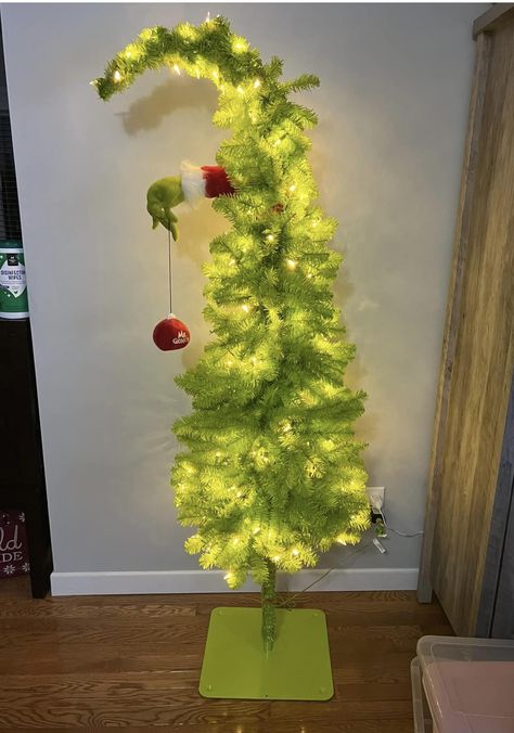 Grinch Movie Scenes, Grinch Tree Hobby Lobby, Simple Grinch Christmas Tree, Grinch Mantle Decor, Grinch Chair, Grinch Xmas Tree, Grinch Trees Ideas, Grinch Decorating Ideas, Diy Grinch Tree