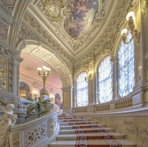 Pretty Architecture, Aesthetic Exterior, Castle Exterior, Era Victoria, Old Money House, Chateau Versailles, Royal Core, Castle Aesthetic, Victorian Aesthetic