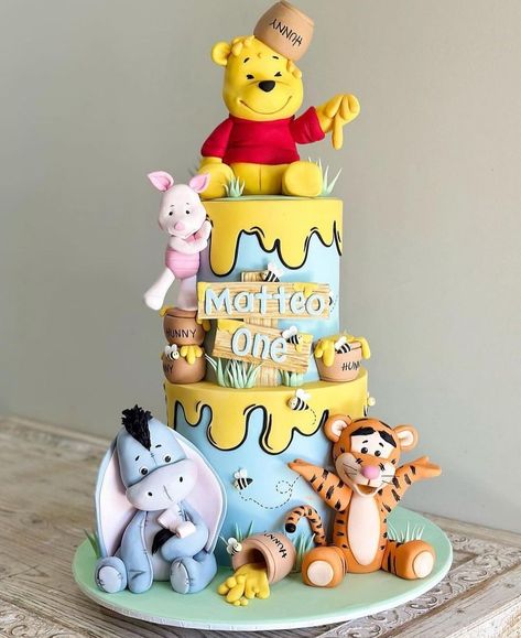 Cake Pooh, Kids Birthday Party Cake, Boys 1st Birthday Cake, Baby Birthday Party Theme, Baby Shower Sweets, Winnie The Pooh Cake, Winnie The Pooh Honey, Pooh Birthday, Baby Shower Deco