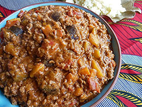 Mafe, Mafé, Maafe, Maffe. A Senegalese stew of peanut butter, tomatoes and meat. Senegalese Breakfast, Senegalese Recipes, Senegalese Food, Senegalese Recipe, Eat Time, Butter Potatoes, Peanut Stew, West African Food, Jollof Rice