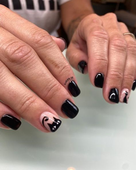 Nailed.It. by Isabelle on Instagram: "It's the cat's meow 🐈‍⬛ #cats #catnails #spookyseason #spookynails #blackcat #blackcatnails #Halloween #handpaintednailart #halloweennailart" Black Cat Nail Art Designs, Biab Nails Halloween, Black Cat Nail Art Halloween, Black Gel Manicure Short, Halloween Cat Nails Designs, Halloween Black Cat Nails, Black Cat Nails Halloween, Cat Nails Short, Black Cat Halloween Nails