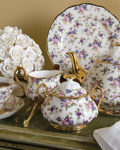 طقم شاي, Chintz China, Royal Albert China, Pretty China, China Tea Sets, Teapots And Cups, China Tea Cups, My Cup Of Tea, China Patterns