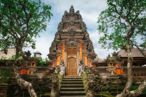 Entrance to the beautiful Ubud Palace (Puri Saren Agung). Bali, Indonesia www.peterstewartphotography.com Follow my latest updates on: Facebook | Google+ | Instagram | Twitter For image licensing or print enquiries, please contact me at: info@peterstewartphotography.com Ubud Palace, Bali Trip, Gili Island, Bali Island, Unusual Things, Royal Palace, Adventure Tours, Best Places To Travel, Ubud