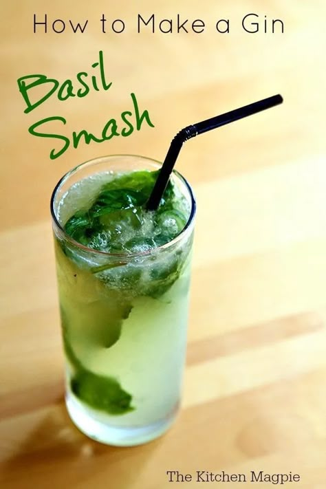 Drinks With Basil Alcoholic, Drinks With Basil, Cocktails With Basil, Basil Mojito, Gin Basil Smash, Basil Drinks, Basil Smash, Gin Recipes, Simple Sugar