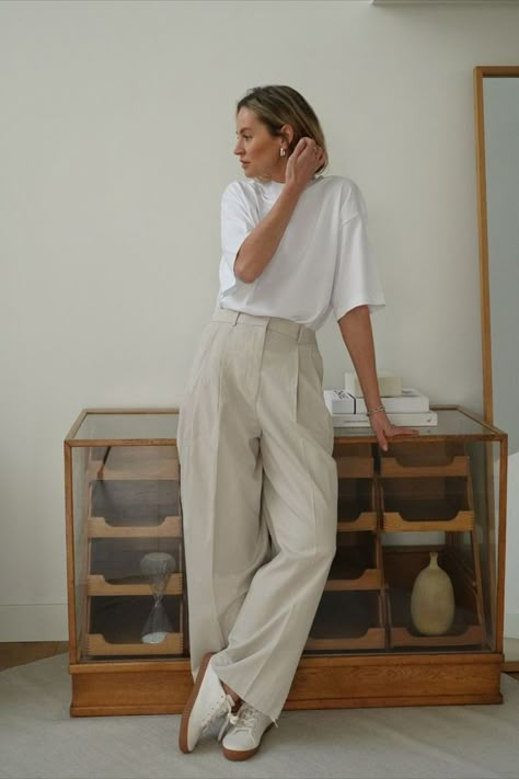 Old Fashion Outfits Ideas, Casual Working Outfit Women, Wardrobe For Women In Their 30s, Minimalist Timeless Wardrobe, Timeless Fashion Dresses, Minimalism Summer Outfit, Smart Casual Minimalist Outfit, Modern Chic Outfits Casual, 70 Kg Woman Outfit