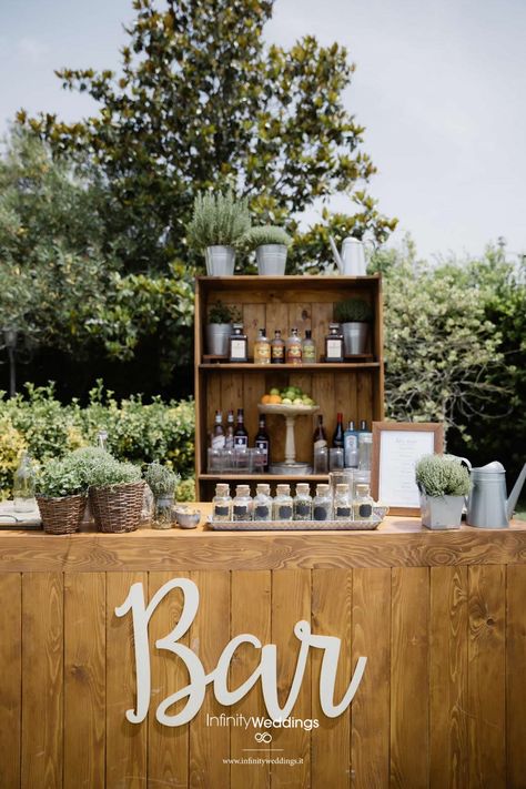 Mini Bar Wedding, Drink Counter, Bartending Business, Bar Rental, Mobile Bartending, Small Restaurant Design, Bar Business, Rental Ideas, Boda Ideas