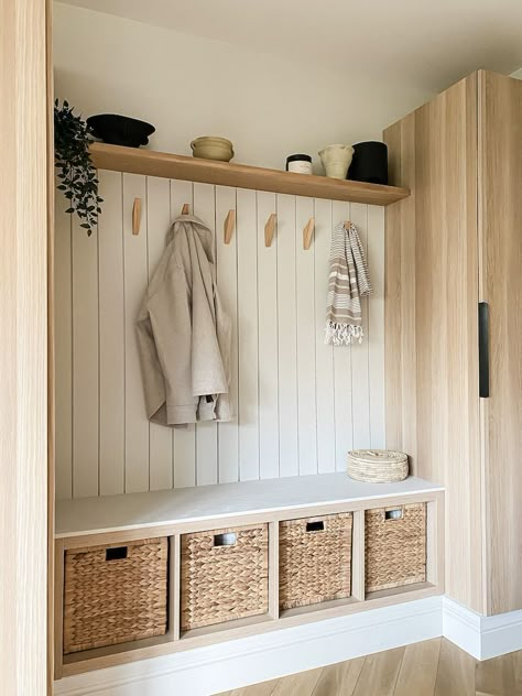 Oak Floating Shelf, Hallway Seating, Oak Floating Shelves, Mudroom Decor, Casa Vintage, Room Shelves, Boot Room, Shelving Units, Home Entrance Decor