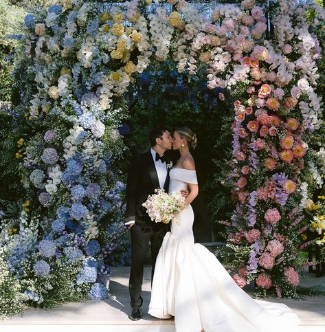 Chuppah Flowers, Wedding Chuppah, Vogue Wedding, Chateau Wedding, France Wedding, Jewish Wedding, The South Of France, Wedding Mood, South Of France