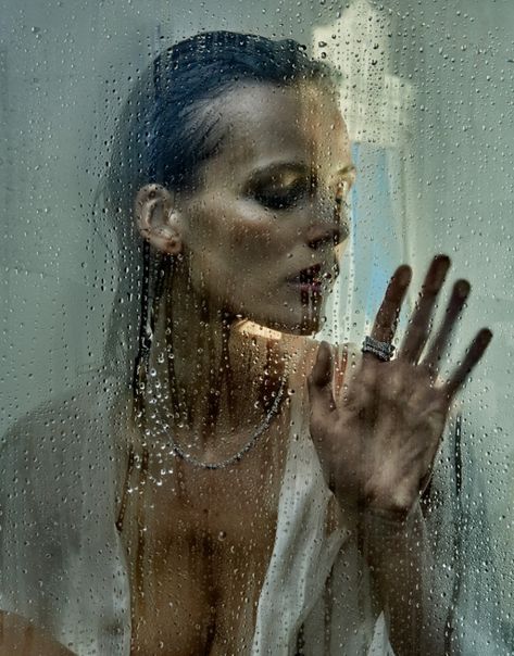 Chris Colls, Edita Vilkeviciute, Bouidor Photography, Porter Magazine, Editorial Inspiration, Water Shoot, Wet Set, Glass Photography, Shooting Photo