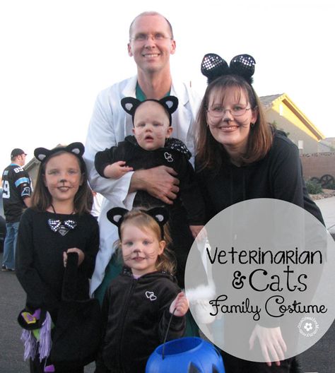 A Family of Cats and their Veterinarian {Costume idea on OneCreativeMommy.com} #familyhalloweencostumes #halloweencostumes Family Cat Costumes, Cat Family Costume, Fun Family Costumes, Veterinarian Costume, Family Of Cats, Best Diy Halloween Costumes, Black Cat Costumes, 2023 Halloween, Cat Halloween Costume