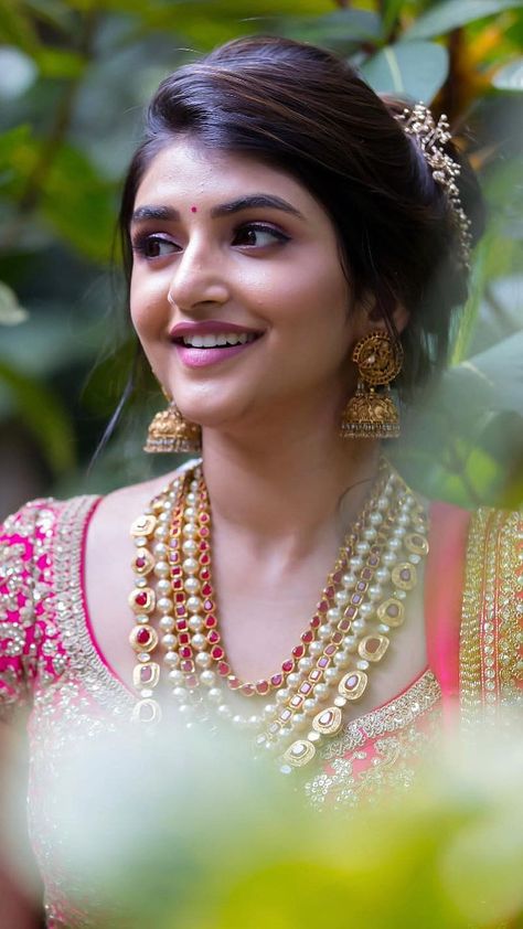 Sreeleela , model, kannda actress, HD phone wallpaper Beautiful Images Hd, Celebrity Makeup Looks, Beautiful Smile Women, Actress Photos, Image Hd, No. 2, Phone Wallpaper, Actresses, Wallpapers