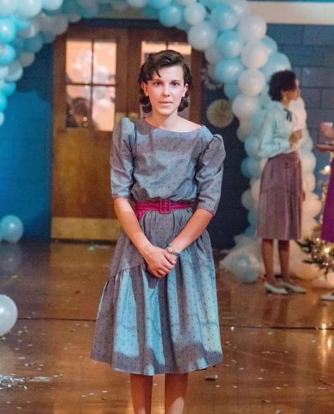 Stranger Things Snowball, Eleven Outfits, Stranger Things Pictures, Stranger Things Fandom, El Hopper, El Stranger Things, Millie Rares, Eleven Hopper, Stranger Things Tv