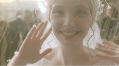 Julie Delpy in Krzysztof Kieslowski's "Three Colors: White." Three Colors Trilogy, Juliet Binoche, Three Colors Red, Christopher Mccandless, Three Colors Blue, Julie Delpy, Septième Art, I Love Cinema, Movie Shots