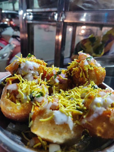 Pani Puri Recipe, Maggi Recipes, Puri Recipes, Spicy Snacks Recipes, Pani Puri, Chaat Recipe, Spicy Snacks, Delicacy Food, Snap Food