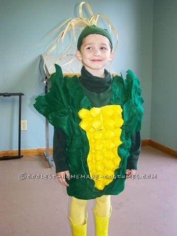 To start off this Ear of Corn Halloween costume, I found an adult sized green sweatshirt along with an adult sized green turtle neck. The bigger size gave Corn Halloween Costume, Vegetable Costumes, Corn Costume, Turtle Costume, Kid Costumes, Ear Of Corn, Turtle Costumes, Food Costumes, Stage Decor