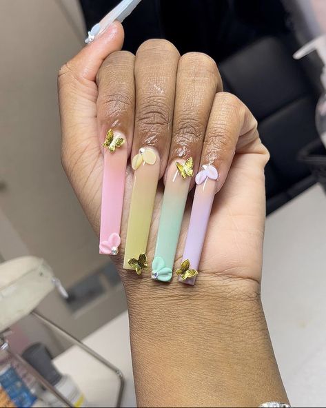 Green Nail Set, Gem Placement, Really Long Nails, Beyonce Concert, Claw Nails, Long Acrylic Nails Coffin, Exotic Nails, Bright Nails, Long Square Acrylic Nails