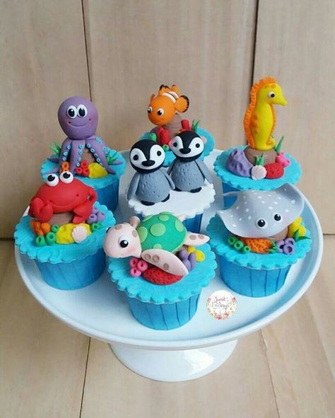 Cupcakes Decoration Ideas, Birthday Cake Buttercream, Sea Cupcakes, Salted Caramels, Ocean Cakes, Shark Themed Birthday Party, Sea Cakes, Beach Cakes, Cupcake Wars