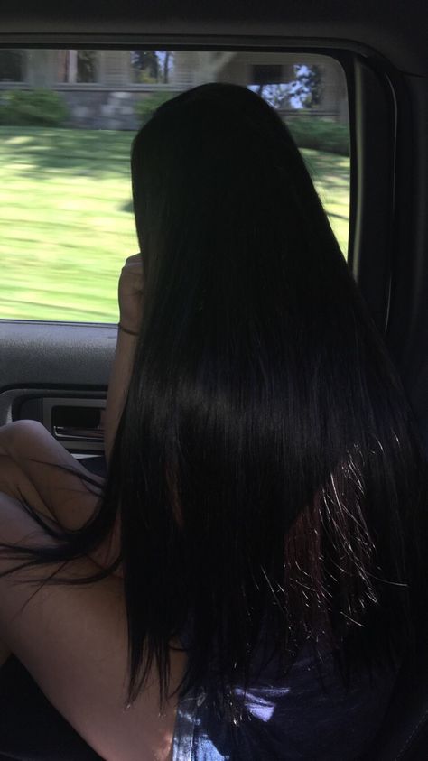 Long black hair Extra Long Dark Hair, Girls With Long Black Hair, Black Latina Hair, Black Hair On Tan Skin, Long Black Layered Hair, Pretty Black Haired Girl, Types Of Black Hair, Black Hair Looks, Black Hair Straight