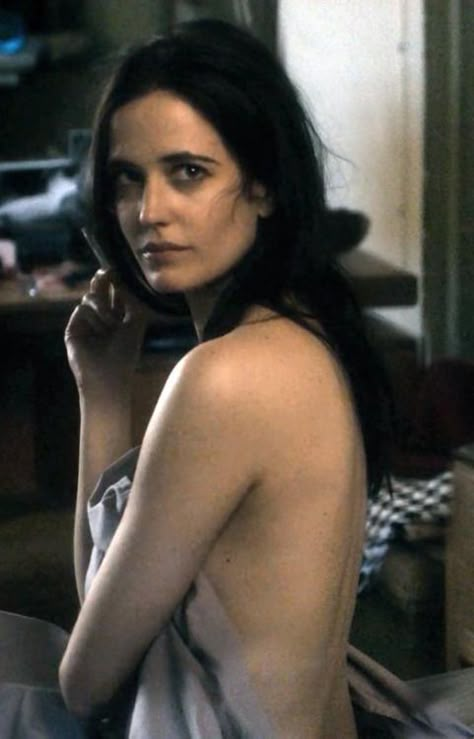 Perfect Sense Movie Eva Green, Perfect Sense Movie, Walburga Black, French Queen, Green French, Penny Dreadful, Green Photo, Perfect Sense, Eva Green