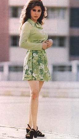 Bollywood Actress Urmila Matondkar Urmila Matondkar 90s, 90s Fashion Outfits 1990s Style, Old Fashion Outfits, Bollywood 90s, Urmila Matondkar, 90s Bollywood Fashion, Charmy Kaur, Karishma Kapoor, Photo Stills