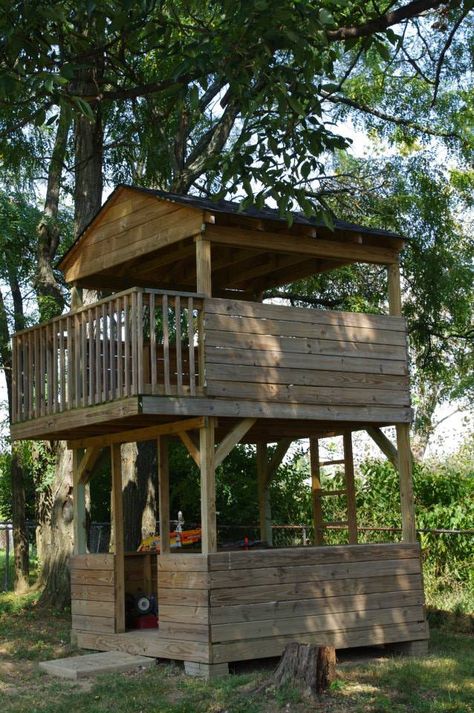 Diy Two Story Playhouse, Two Story Treehouse, 2 Story Tree House, Two Story Playhouse Plans, Club House Ideas Kids, Stair Playhouse, 2 Story Playhouse, Pirate Playground, Two Story Playhouse