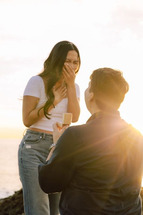 I loved capturing this sunset engagement and proposal photoshoot during golden hour in California. See more summer beach photoshoots, engagement photo outfit inspiration, summer engagement picture ideas, and romantic wedding couple portraits! Book Allie Alane Photography as your California wedding photographer or for your Orange County or Los Angeles, California engagement photos at www.alliealane.com. Summer Engagement Pictures, Sunset Proposal, Engagement Pictures Beach, Engagement Picture Ideas, Engagement Shoots Poses, Proposal Photoshoot, Engagement Photo Outfit, Proposal Pictures, Beach Proposal