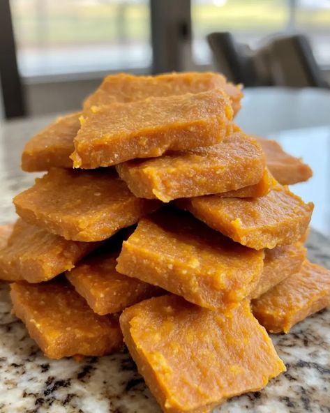 Gluten Free Dog Treats Homemade, Dog Chews Homemade, Pumpkin Recipes For Dogs, Dog Treats Homemade Pumpkin, Carrot Pumpkin, Dog Treat Recipe, Dog Treats Homemade Easy, Healthy Dog Treats Homemade, Pumpkin Pie Mix