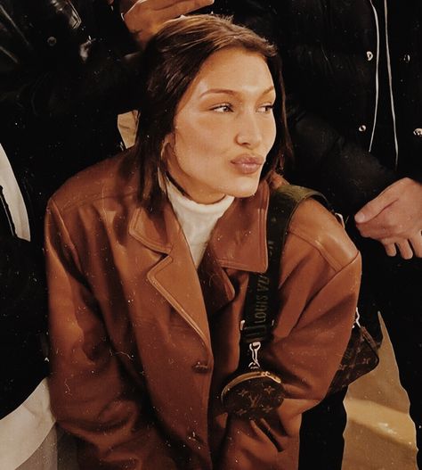 Mrs Bella, Stile Kendall Jenner, Isabella Hadid, Hadid Sisters, Bella Hadid Outfits, Bella Hadid Style, People Women, Hadid Style, Keeping Up With The Kardashians