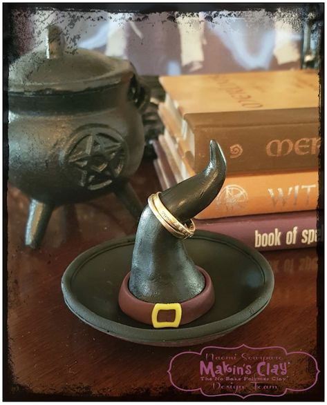 Makin's Clay® Blog: Witches Hat Ring Holder by Naomi Scarparo Air Dry Polymer Clay, Hanging Craft Ideas, Halloween Clay, Diy Air Dry Clay, Hanging Craft, Air Dry Clay Projects, Witches Hat, Clay Diy Projects, Clay Crafts Air Dry