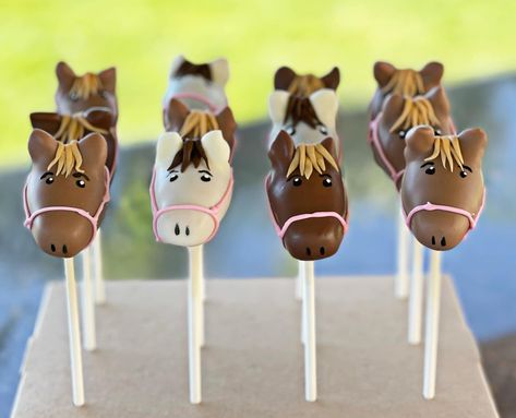 Horse Desserts, Western Cake Pops, Horse Cake Pops, Cowgirl Birthday Cakes, Cowboy Party Decorations, Cowboy Cakes, Horse Cake, Horse Party, Cowboy Girl