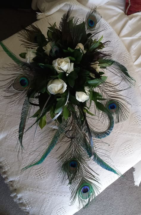 Flower Bouquet With Peacock Feathers, Wedding Bouquet Feathers, Wedding Flowers With Peacock Feathers, Bouquet With Feathers Bridal, Peacock Feather Bridal Bouquet, Bridal Bouquet With Peacock Feathers, Peacock Feather Wedding Bouquet, Wedding Bouquet With Peacock Feathers, Peacock Feathers Wedding Decor