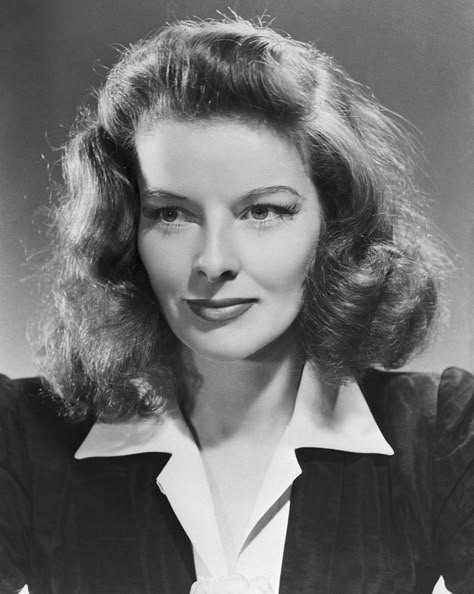 Beautiful photos of the iconic Katharine Hepburn ... Catherine Hepburn, Katharine Hepburn Quotes, Old Hollywood Hairstyles, Katharine Hepburn Spencer Tracy, Kate Hepburn, Hollywood Hairstyles, Old Gods Of Appalachia, Classic Style Icons, Klasik Hollywood