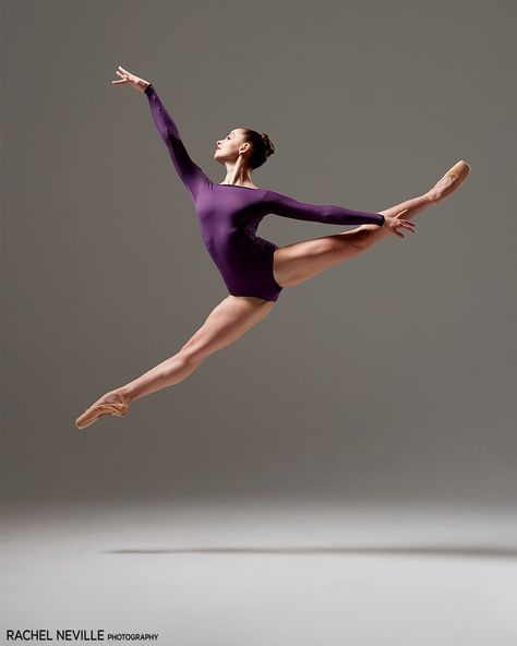 Ballet Photography Poses, Ballet Jumps, Dance Jumps, Dance Audition, Dance Photoshoot, Ballet Dance Photography, Dance Picture Poses, Dance Photo Shoot, Dancer Photography